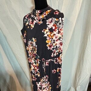 Floral Black sleeveless Maxi Dress/cinch waist Size Large thicker material